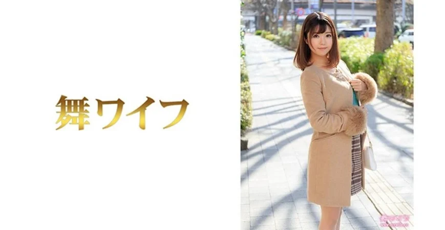 古装装扮气质女神，全裸自慰热舞扭动，双手搓奶